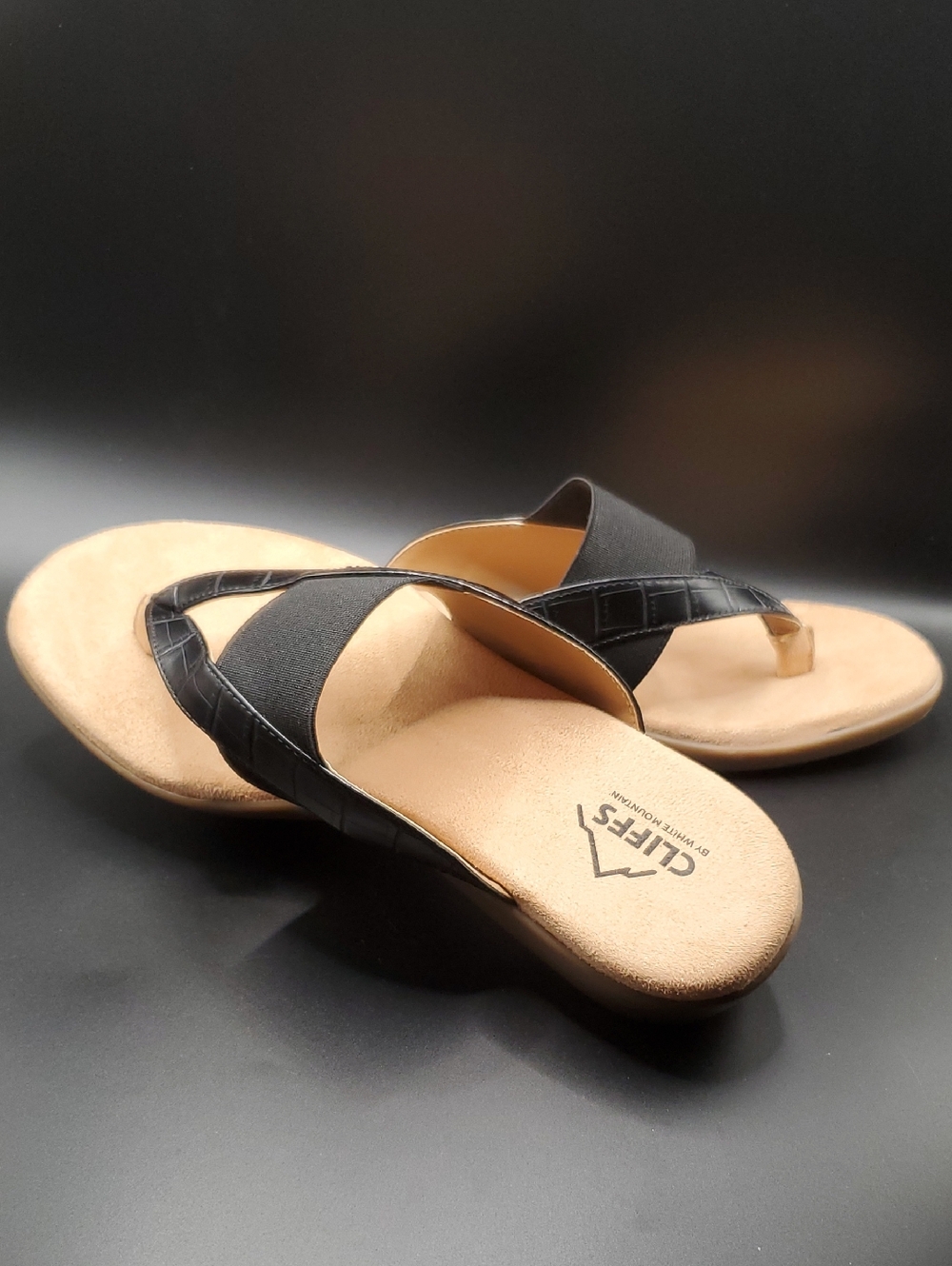 Cliffs by WHITE MOUNTAIN Black Casual Thong Sandals
